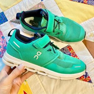 On Kids Cloud Play (Youth) (Mint/Acai) Shoes
